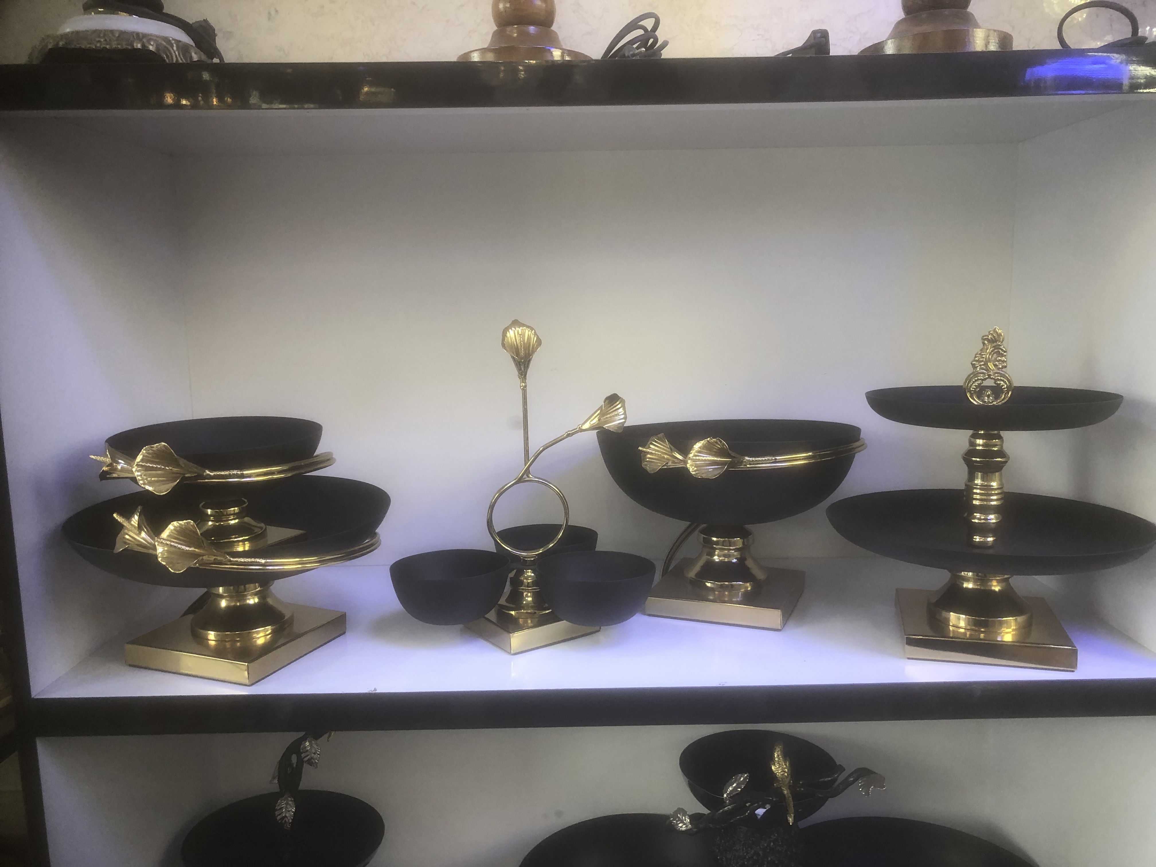 ست پذيرايي ٥ تيكه لوتوس گل ليليوم مشكي (عمده وتك)